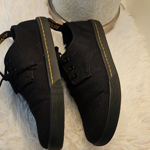 Dr. Martens Black Oxfords Classic Style main image 4